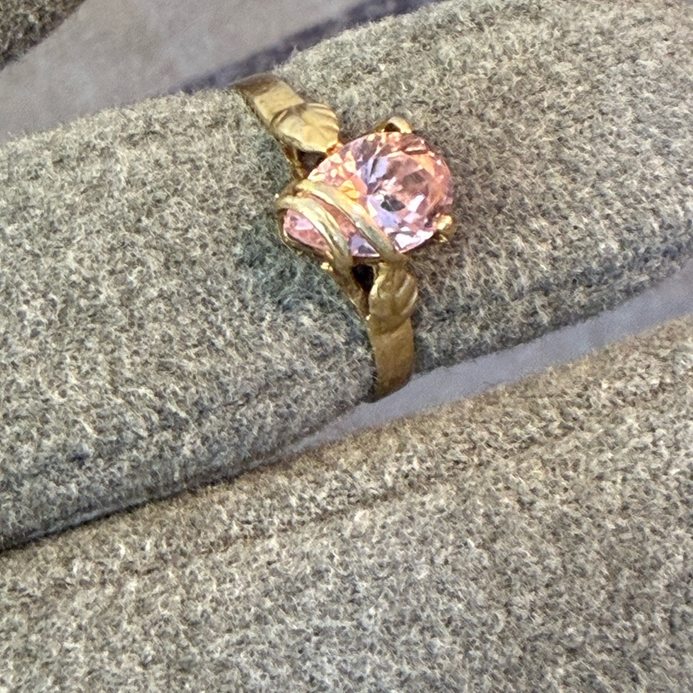 Rose Quartz & 10k Gold Ring, Size 7, 2.25g Total